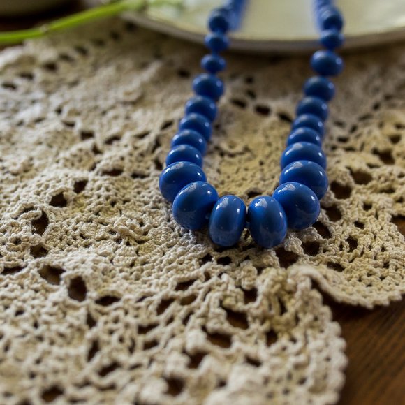 NWT Vintage Lucite plastic bead necklace - Picture 3 of 5